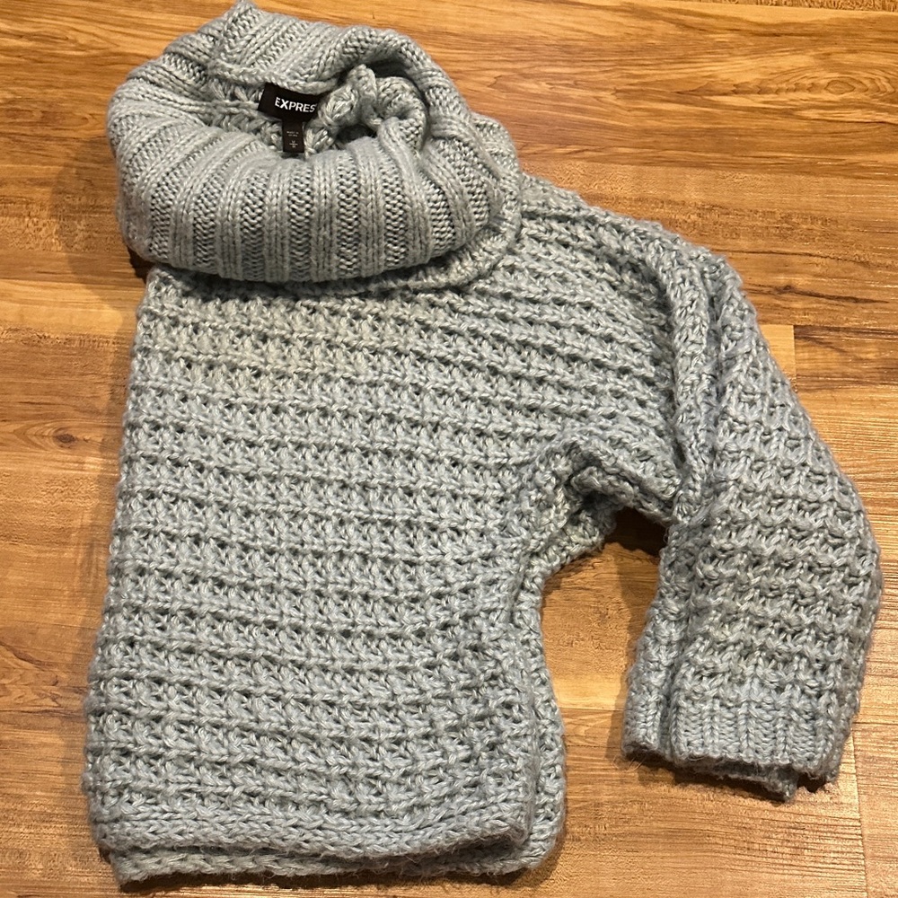 Express Textured Knit Turtleneck Sweater